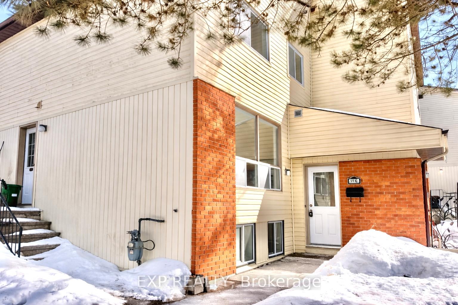 11C Sonnet Crescent, Bells Corners and South to Fallowfield, ON K2H 8W8
