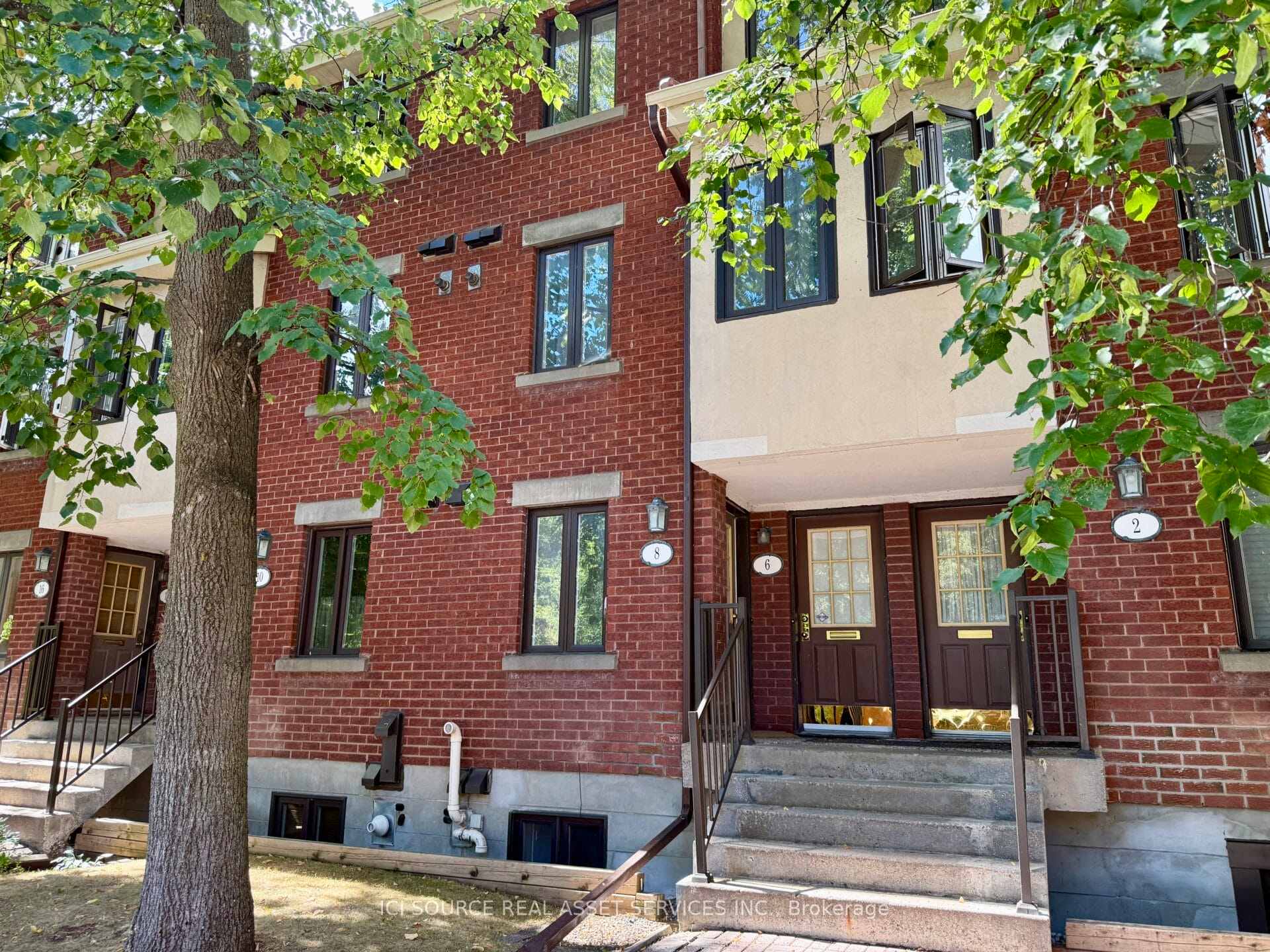 8 Blue Moon Private, Manor Park - Cardinal Glen and Area, ON K1K 4K6