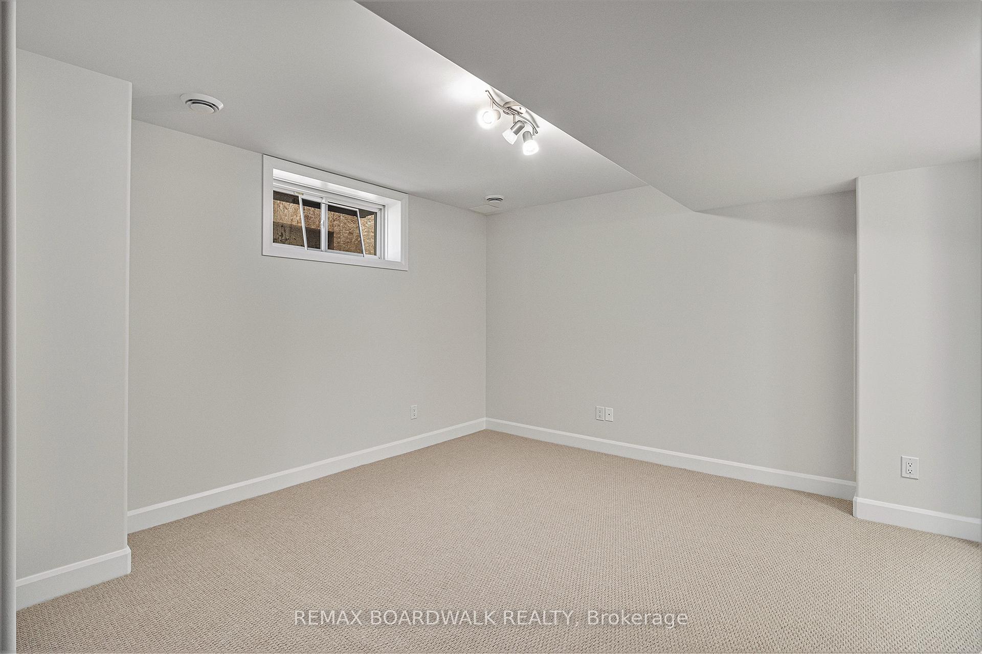 1143 MONTBLANC Crescent, Russell, ON K0A 1W0