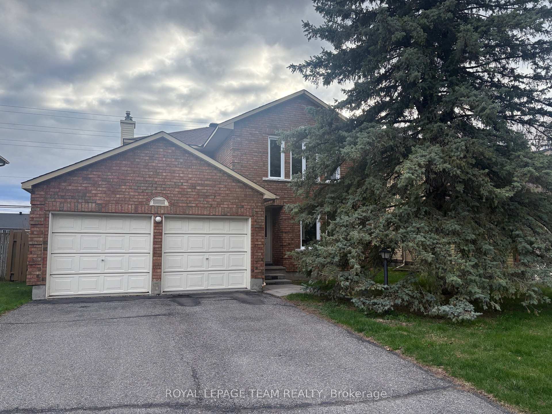 97 Huntsman Crescent, Kanata, ON K2M 1H8