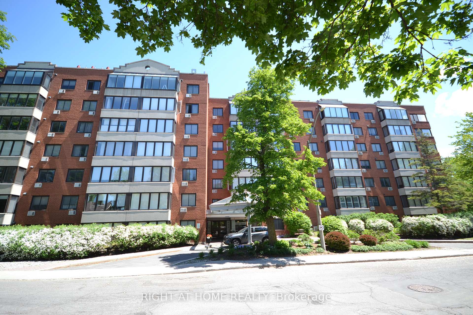225 Alvin Road N 309, Manor Park - Cardinal Glen and Area, ON K1K 4H6