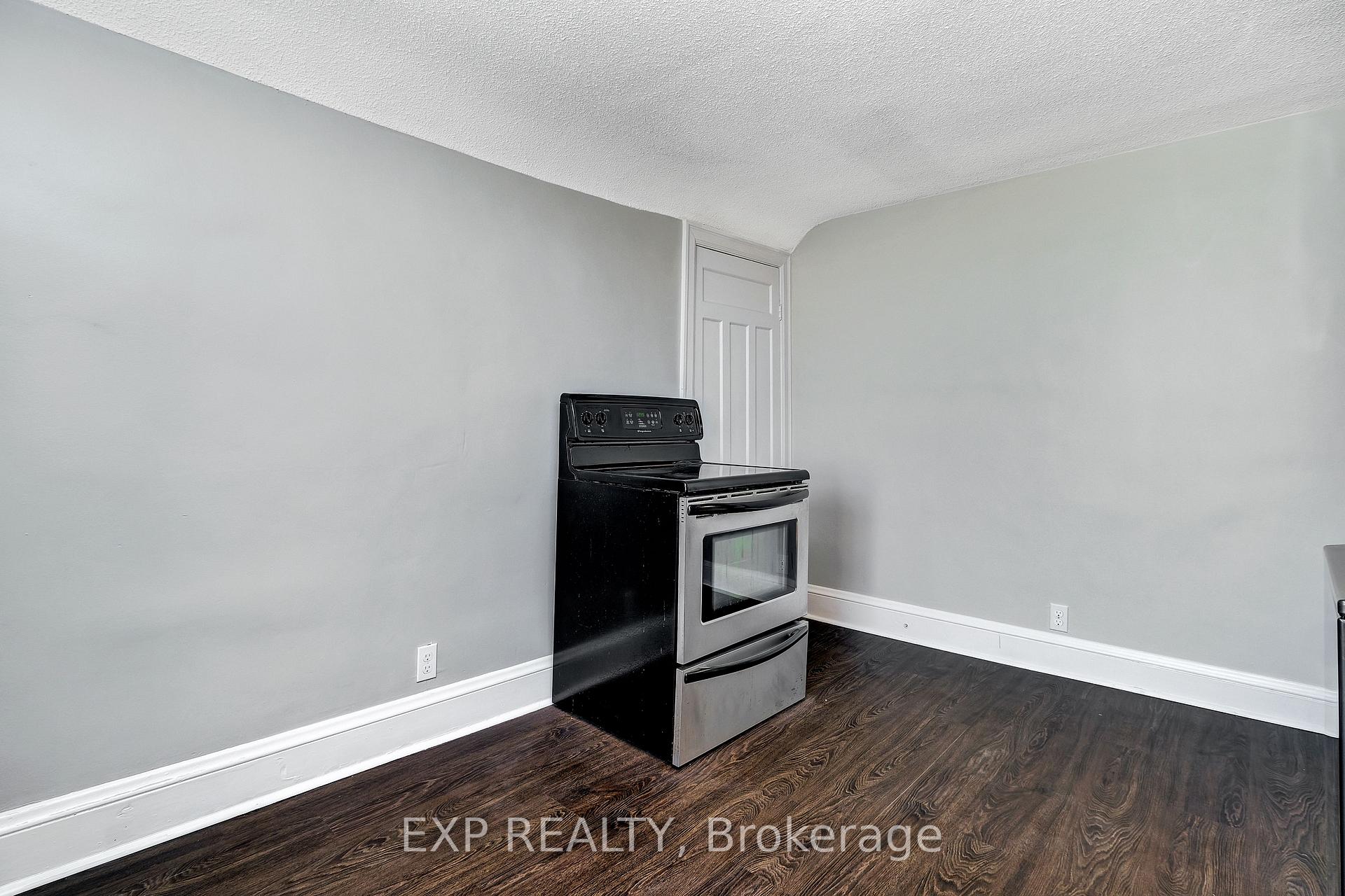 566 Kirkwood Avenue, Westboro - Hampton Park, ON K1Z 5X4