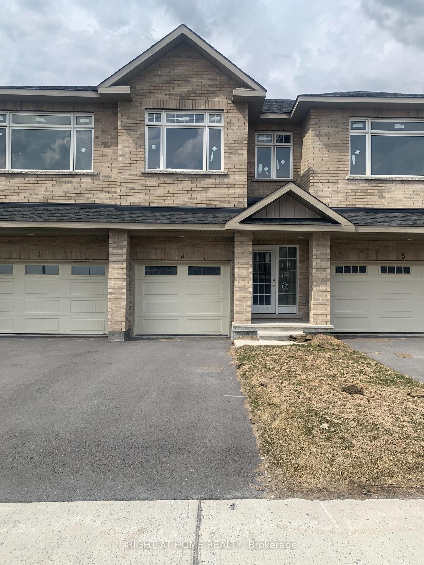 3 Wylie Way, Carleton Place, ON K7C 0C4