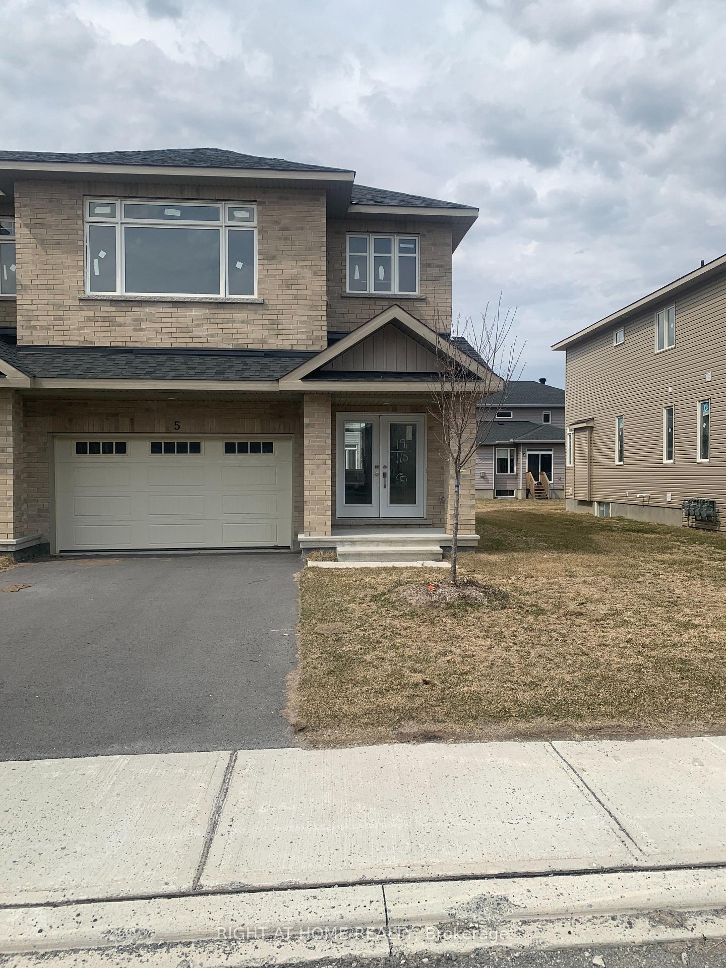 5 Wylie Way, Carleton Place, ON K7C 0C4