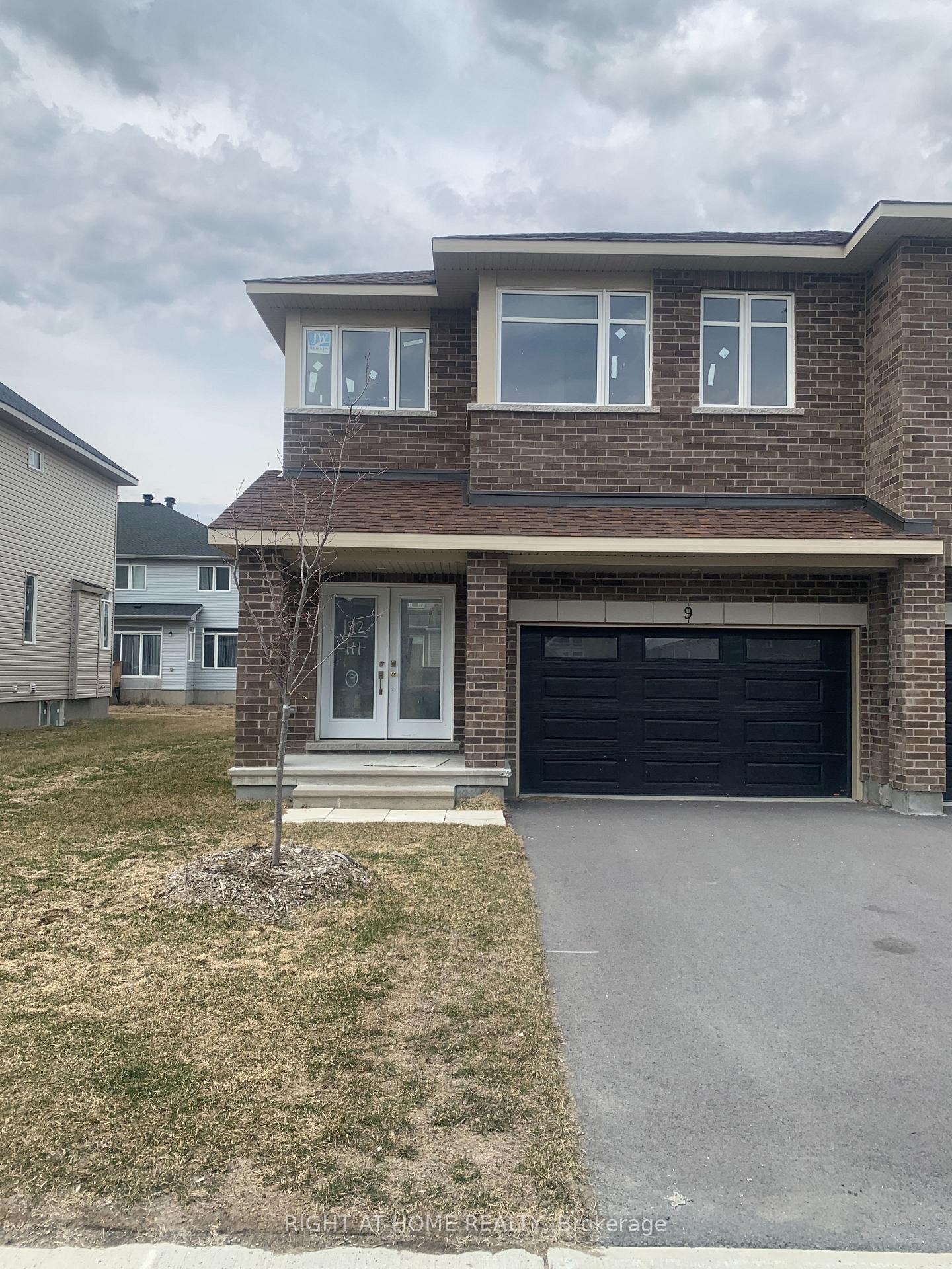 9 Wylie Way, Carleton Place, ON K7C 0C4
