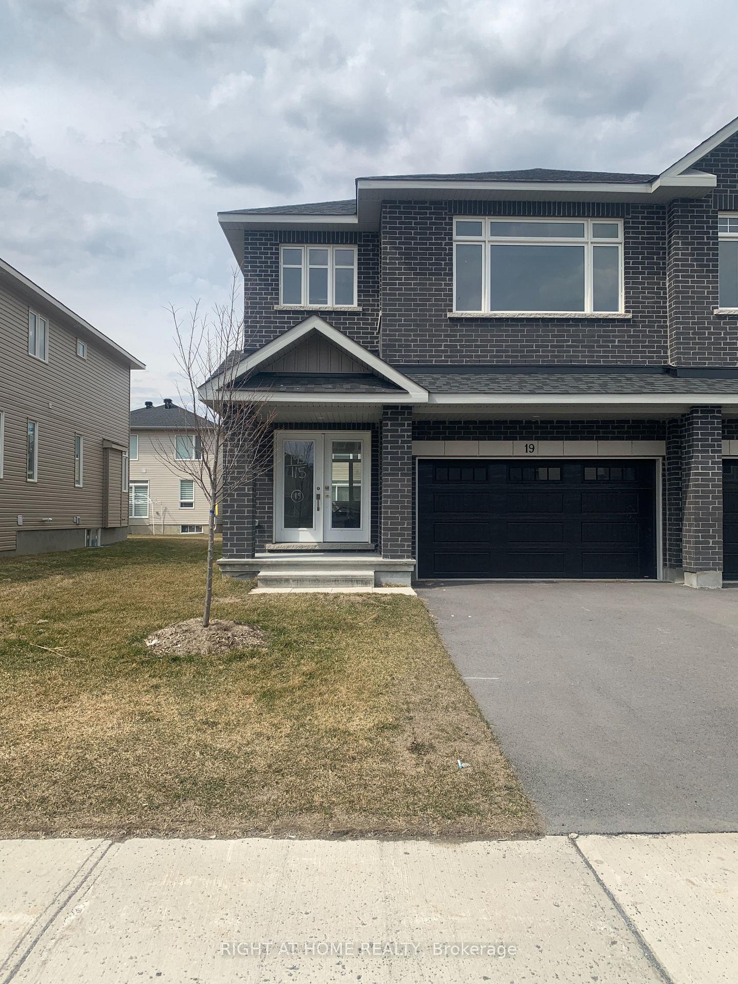 19 Wylie Way, Carleton Place, ON K7C 0C4
