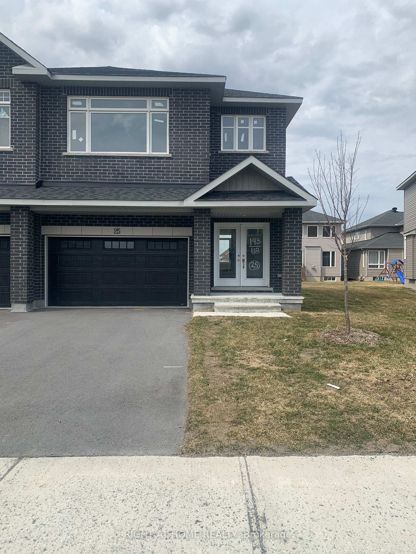 25 Wylie Way, Carleton Place, ON K7C 0C4