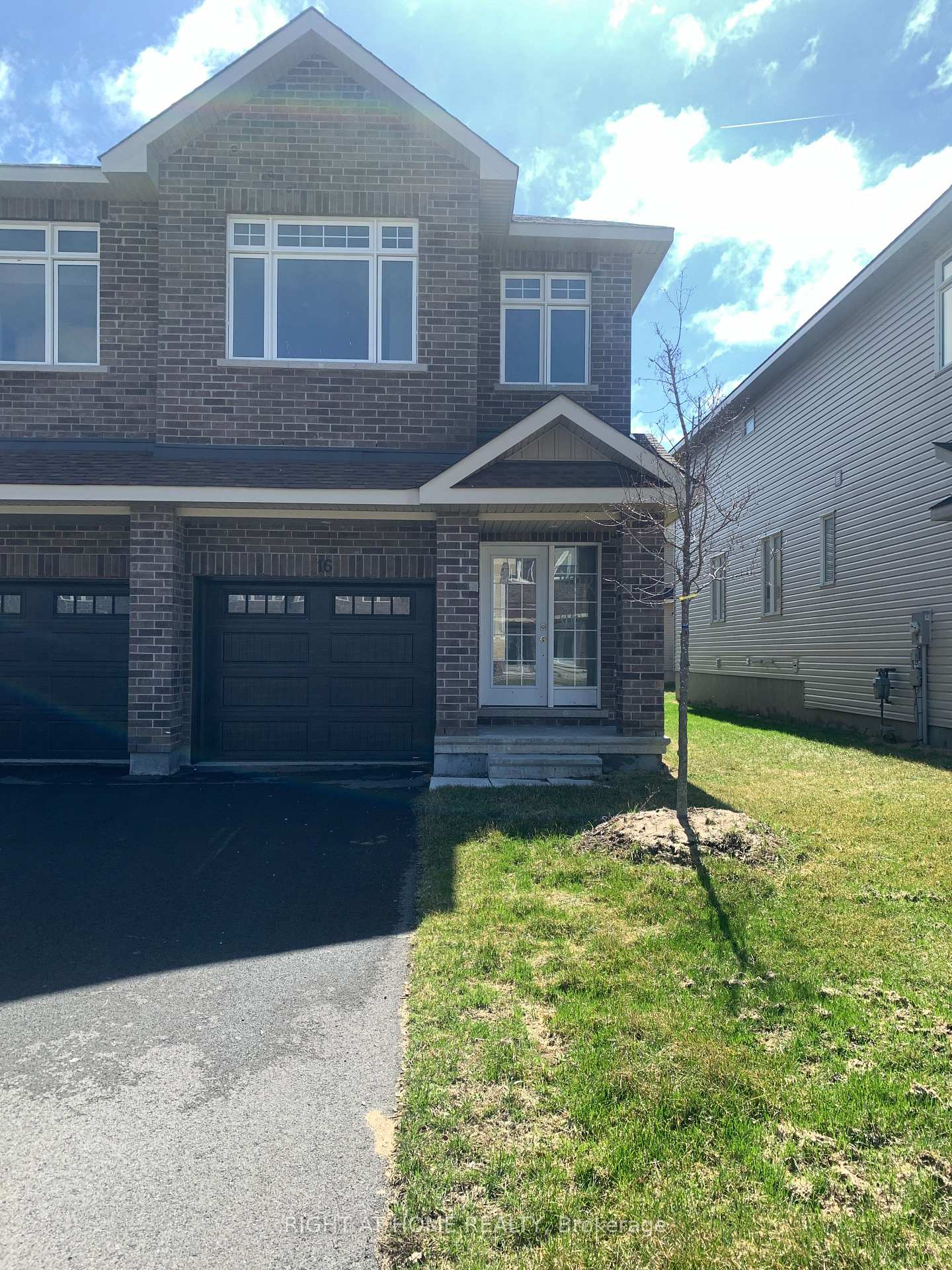 16 Wylie Way, Carleton Place, ON K7C 0C4