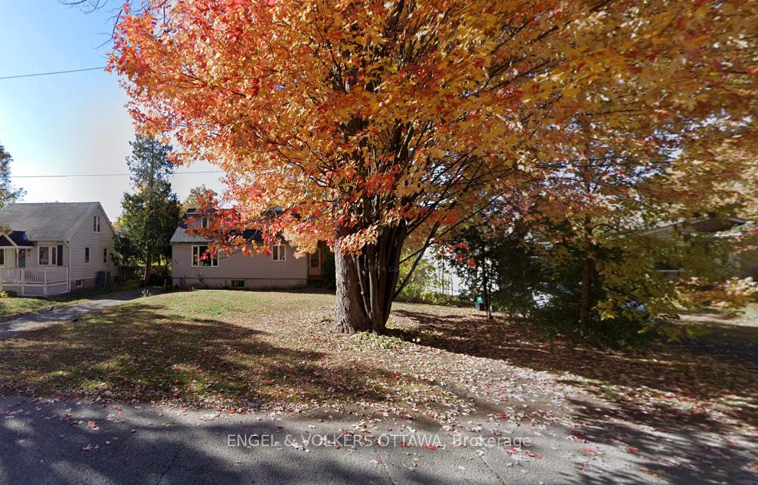 72 Scrivens Street, Britannia - Lincoln Heights and Area, ON K2B 6H1