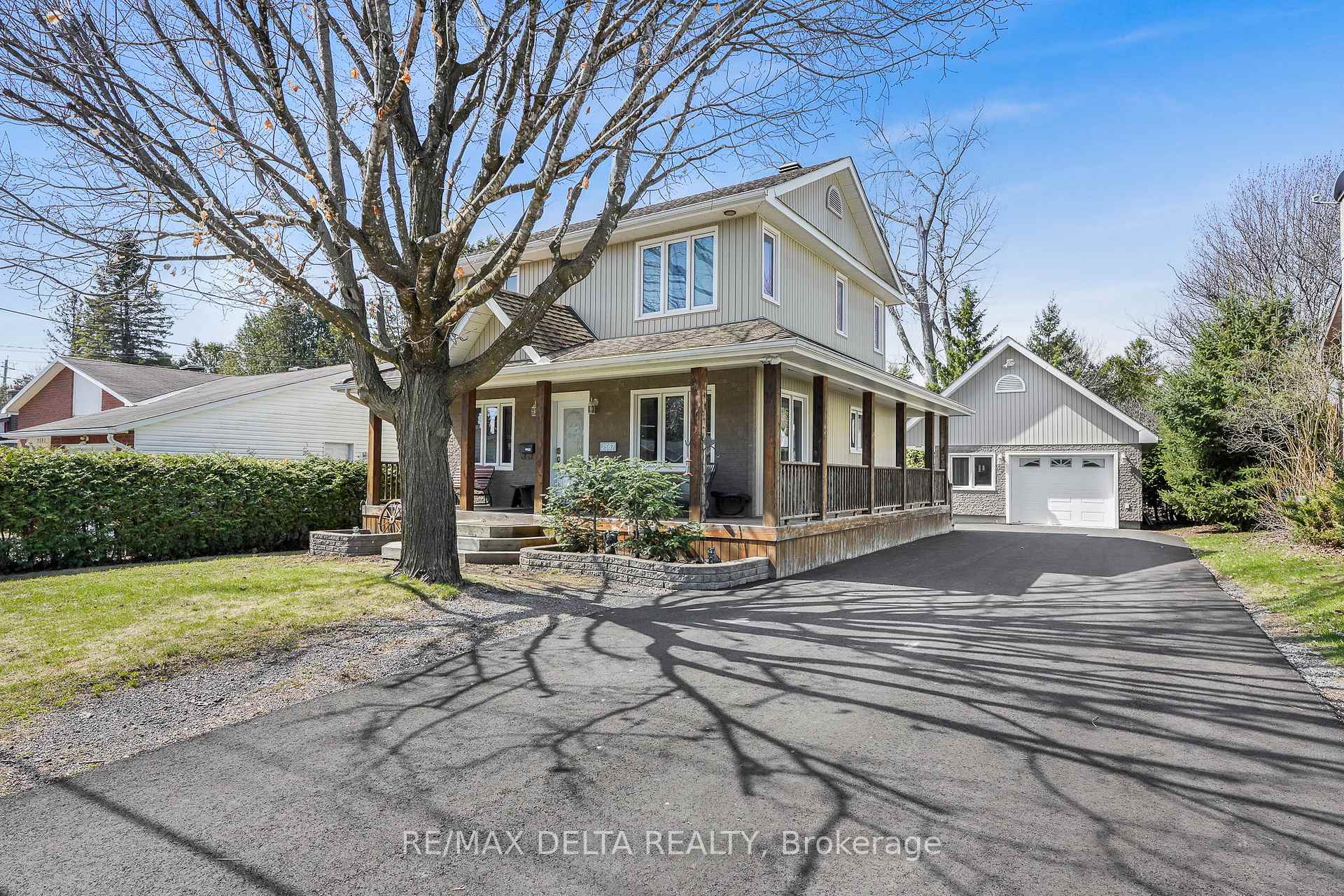 2567 Cleroux Crescent, Blackburn Hamlet, ON K1W 1B6