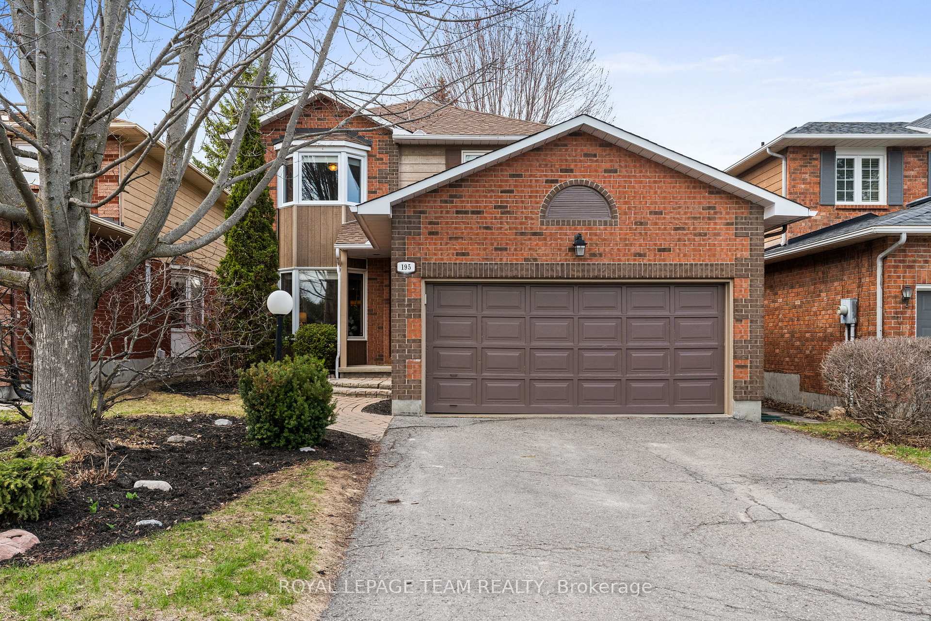 195 Walden Drive, Kanata, ON K2K 2K7