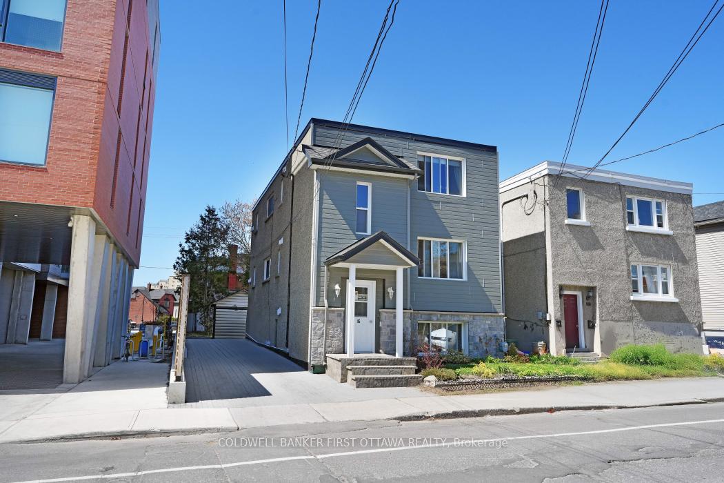 95 Barrette Street, Vanier and Kingsview Park, ON K1L 8A2