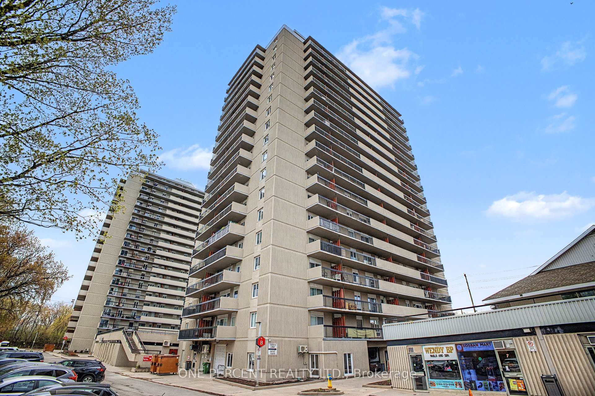 158B McArthur Avenue 1807, Vanier and Kingsview Park, ON K1L 8C9