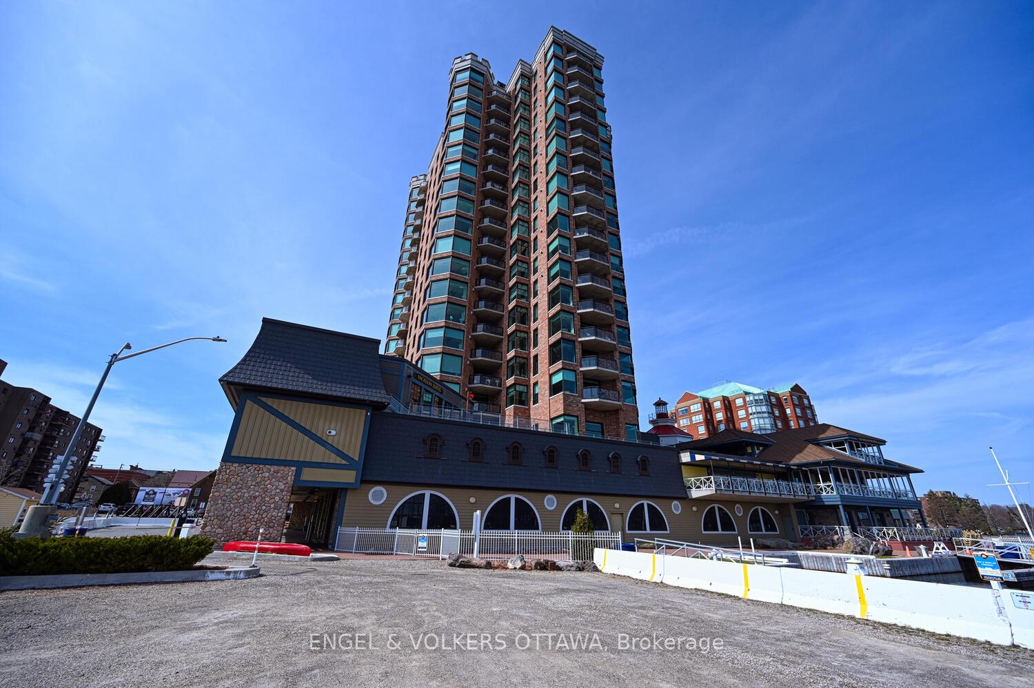 15 St Andrew Street 1504, Brockville, ON K6V 0B8