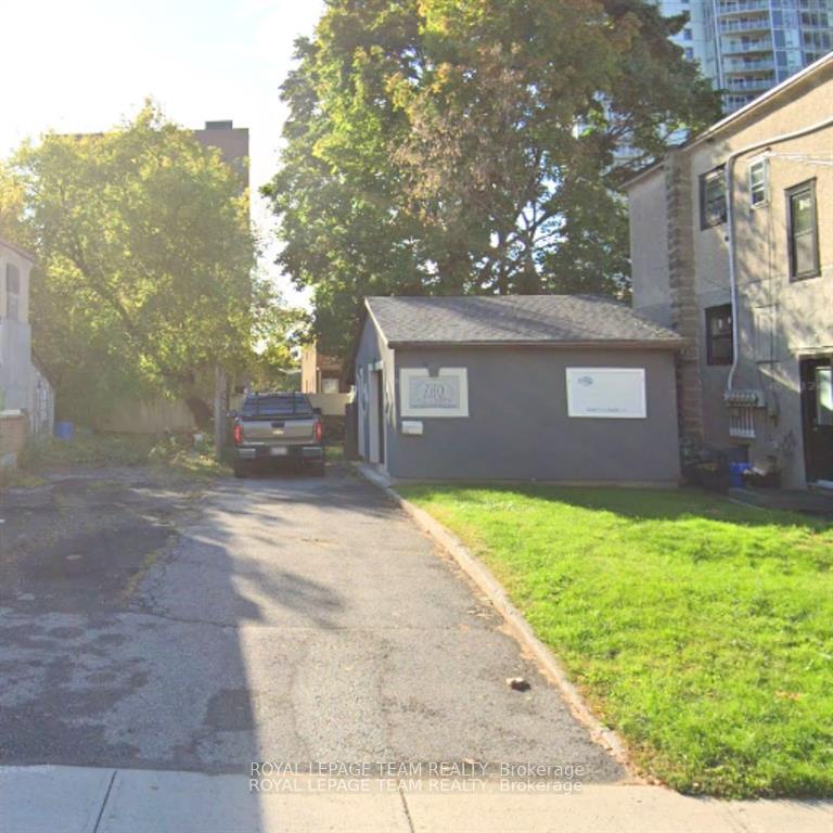 66 Pamilla Street, Dows Lake - Civic Hospital and Area, ON K1S 3K8