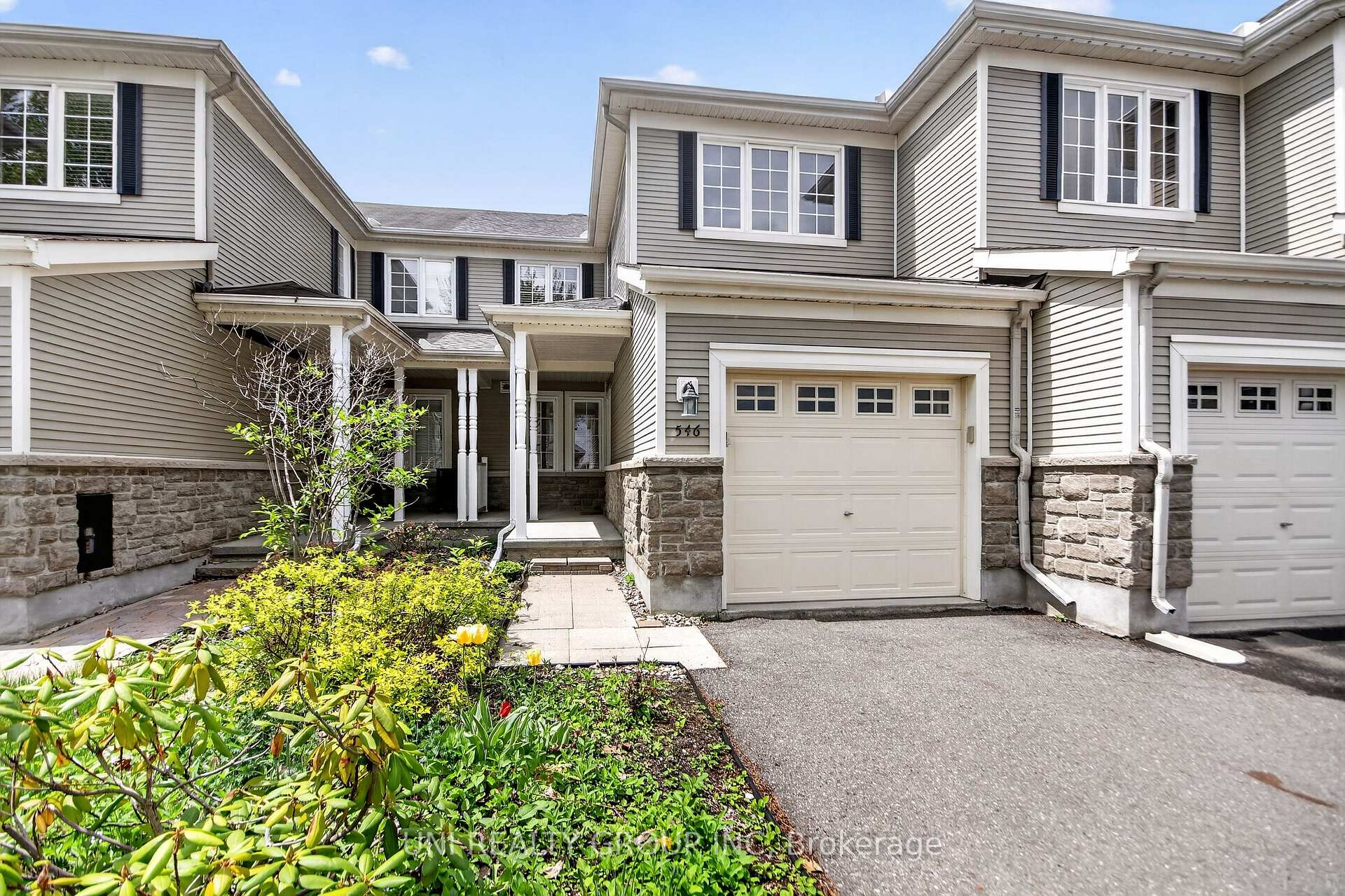 546 Ashbourne Crescent, Barrhaven, ON K2J 0P6