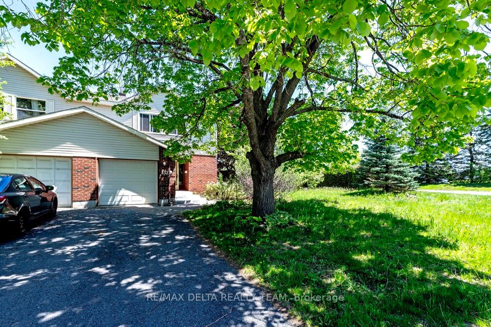 132 Acklam Terrace W, Kanata, ON K2K 2J5