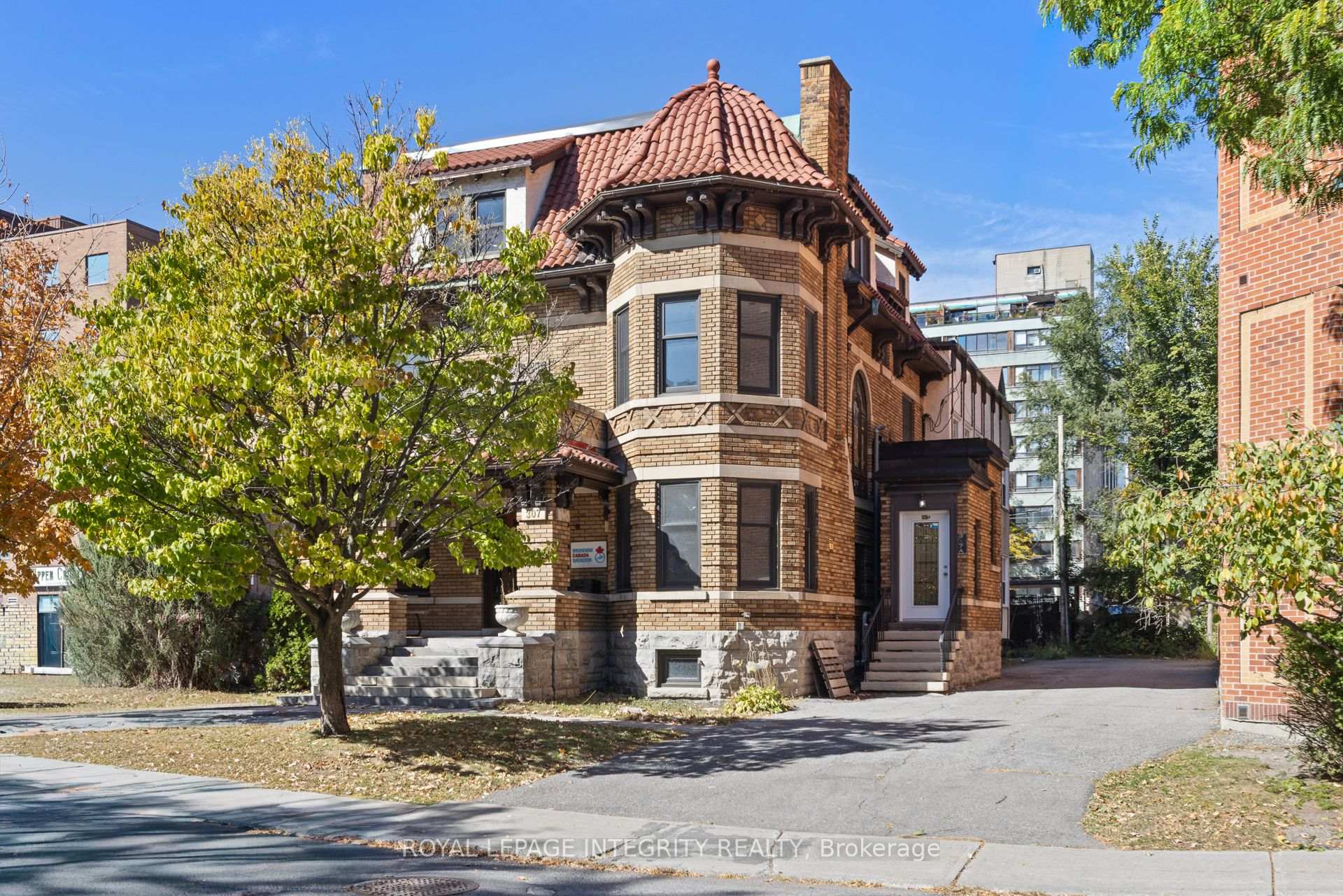 307 Gilmour Street, Ottawa Centre, ON K2P 0P7