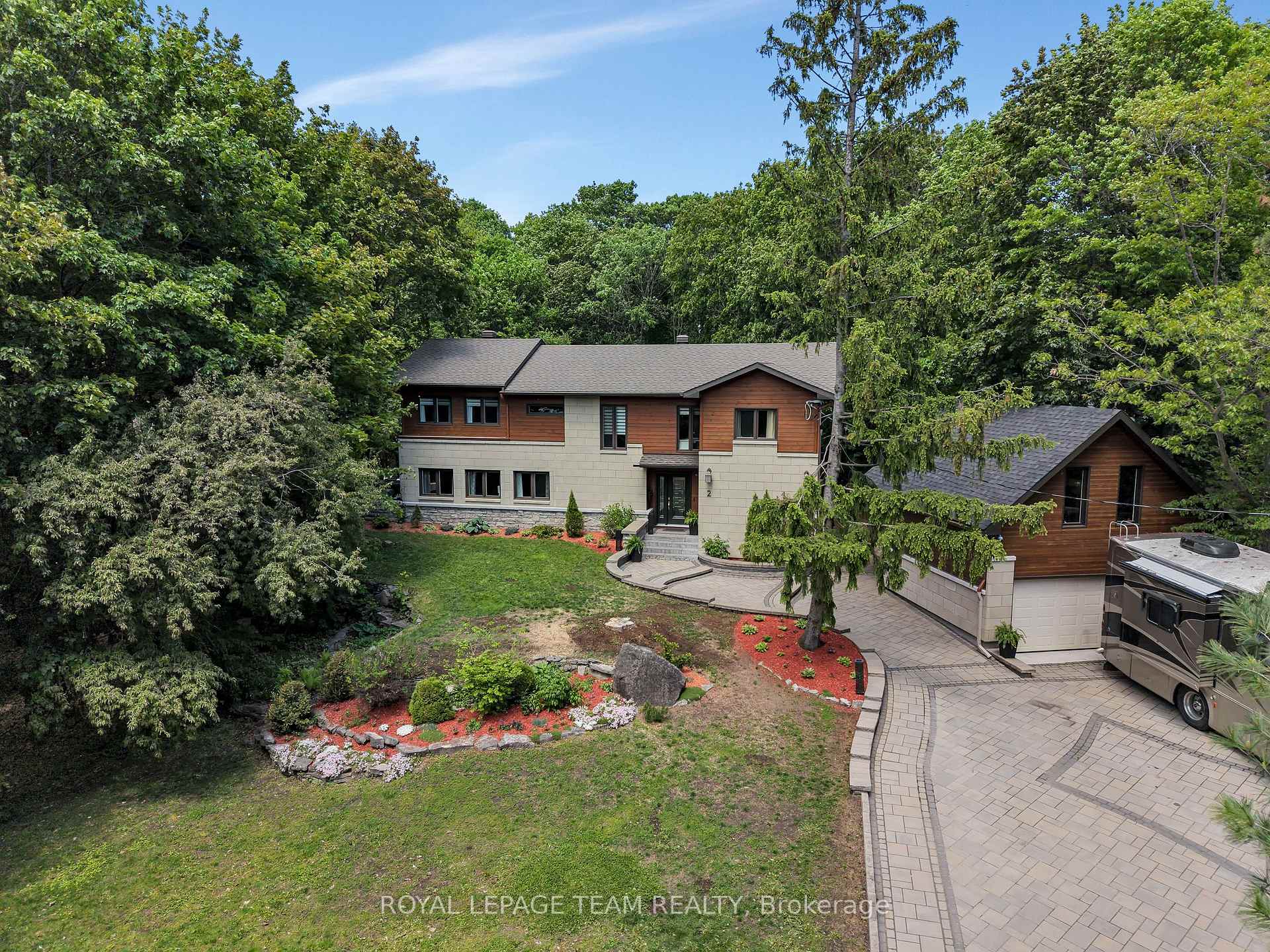 2 Fairhaven Way, Manor Park - Cardinal Glen and Area, ON K1K 0R3