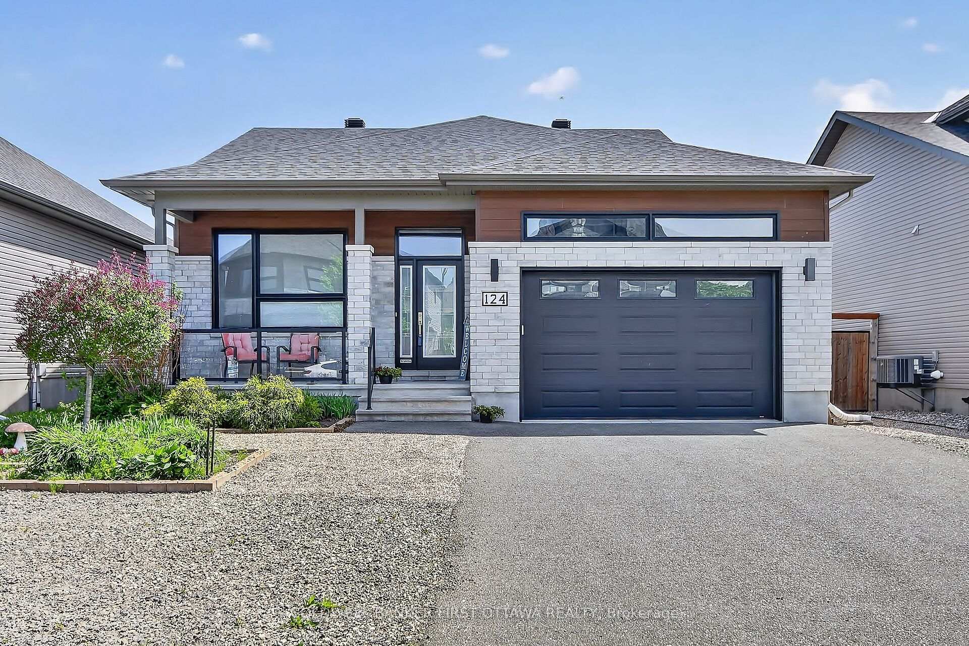 124 Lyon Street, Russell, ON K0A 1W0