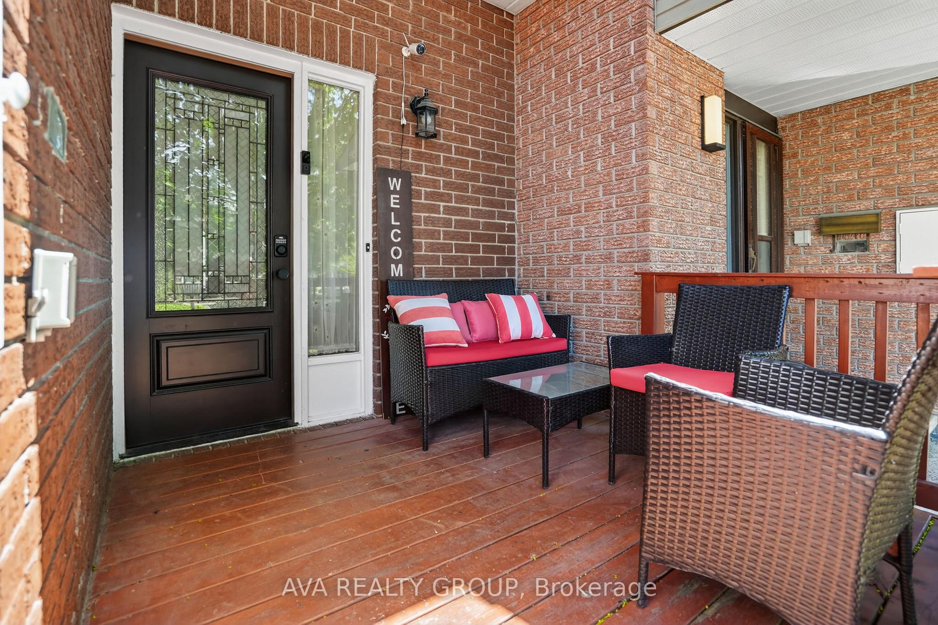 27 Danaher Drive, Barrhaven, ON K2J 3Y5
