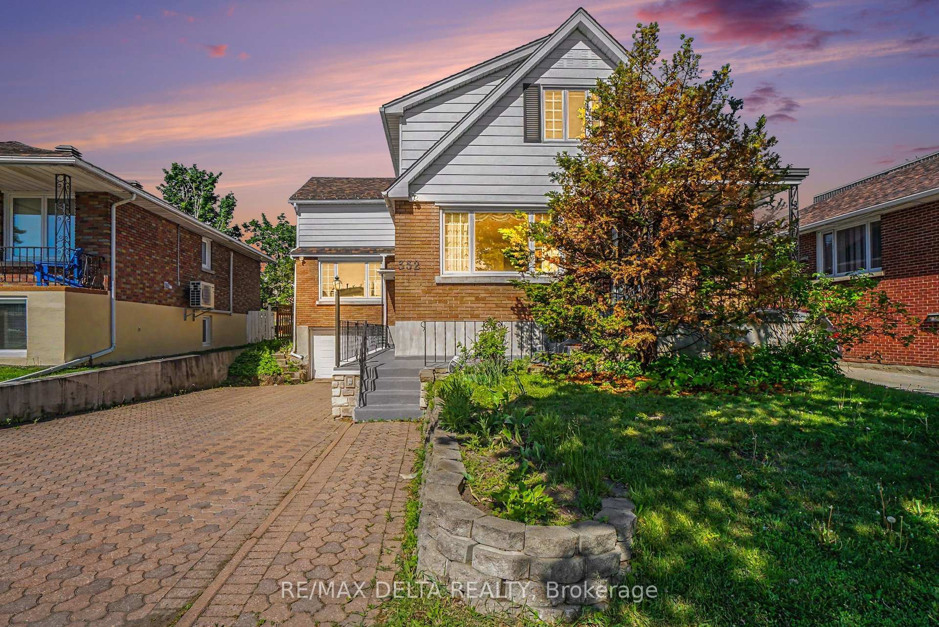 352 Lacasse Avenue, Vanier and Kingsview Park, ON K1L 7A9