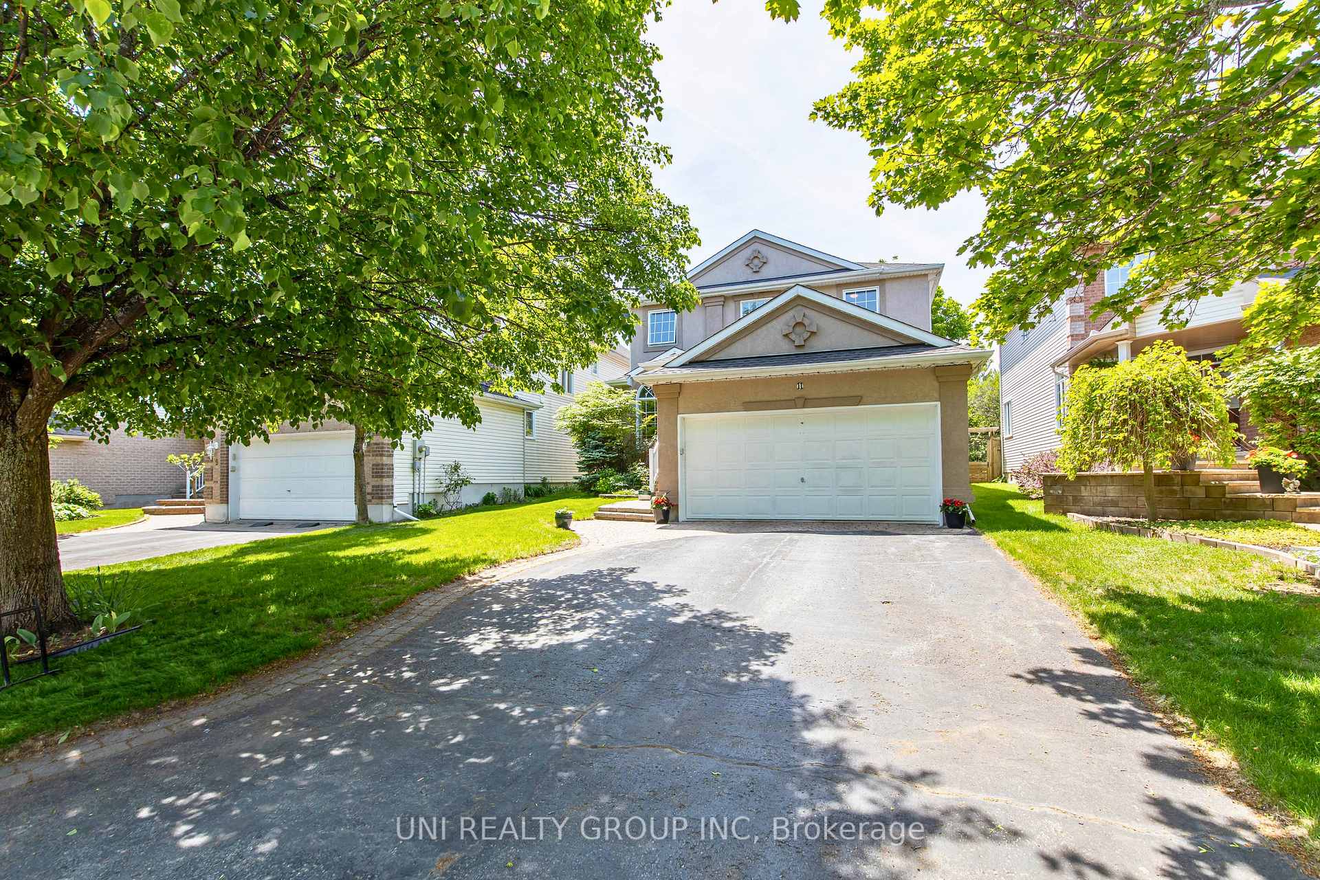 11 LANGFORD Crescent, Kanata, ON K2K 2N4