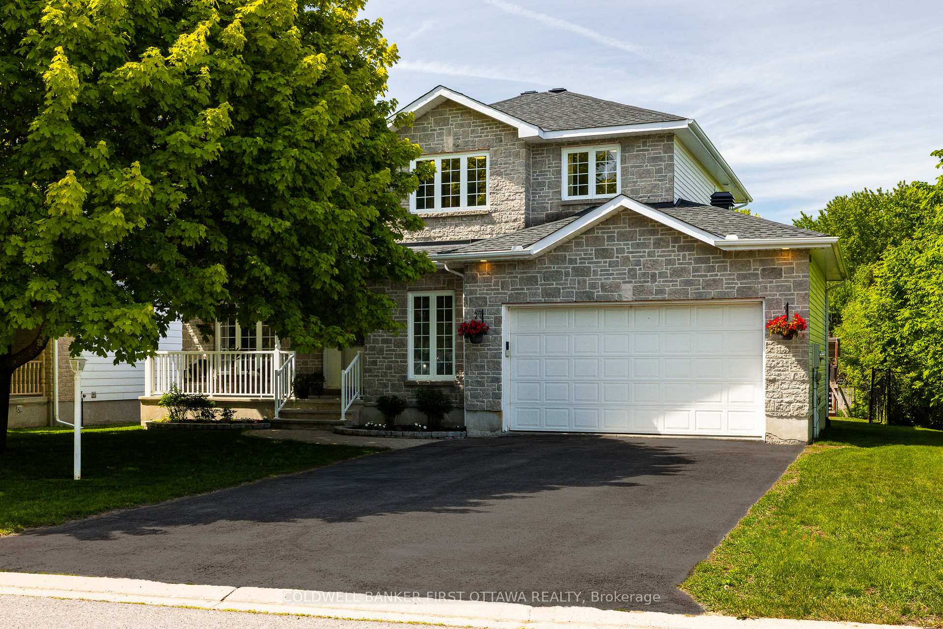 187 GLENNCASTLE Drive, Carp - Huntley Ward, ON K0A 1L0
