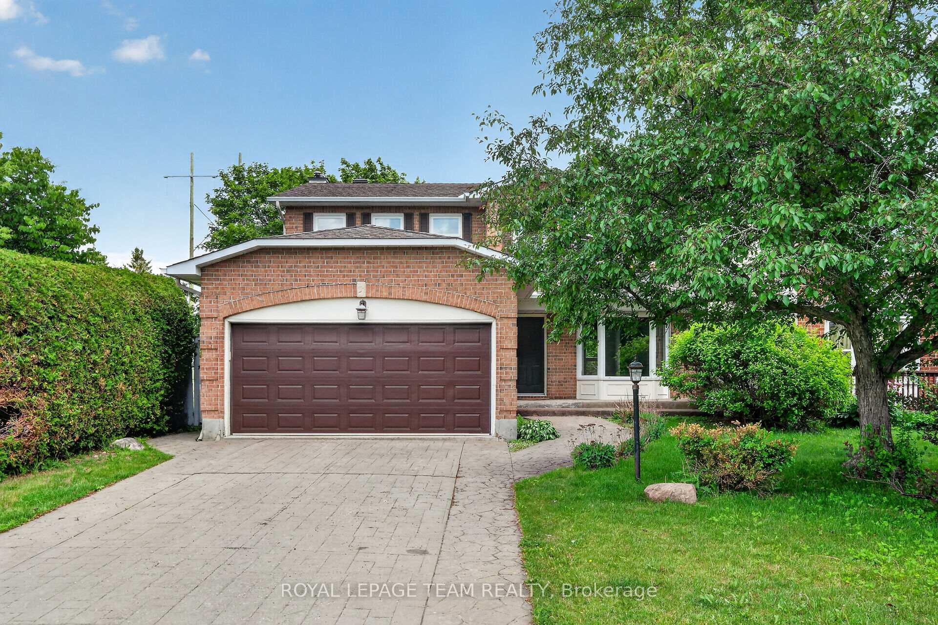 6 Shetland Way, Kanata, ON K2M 1P5