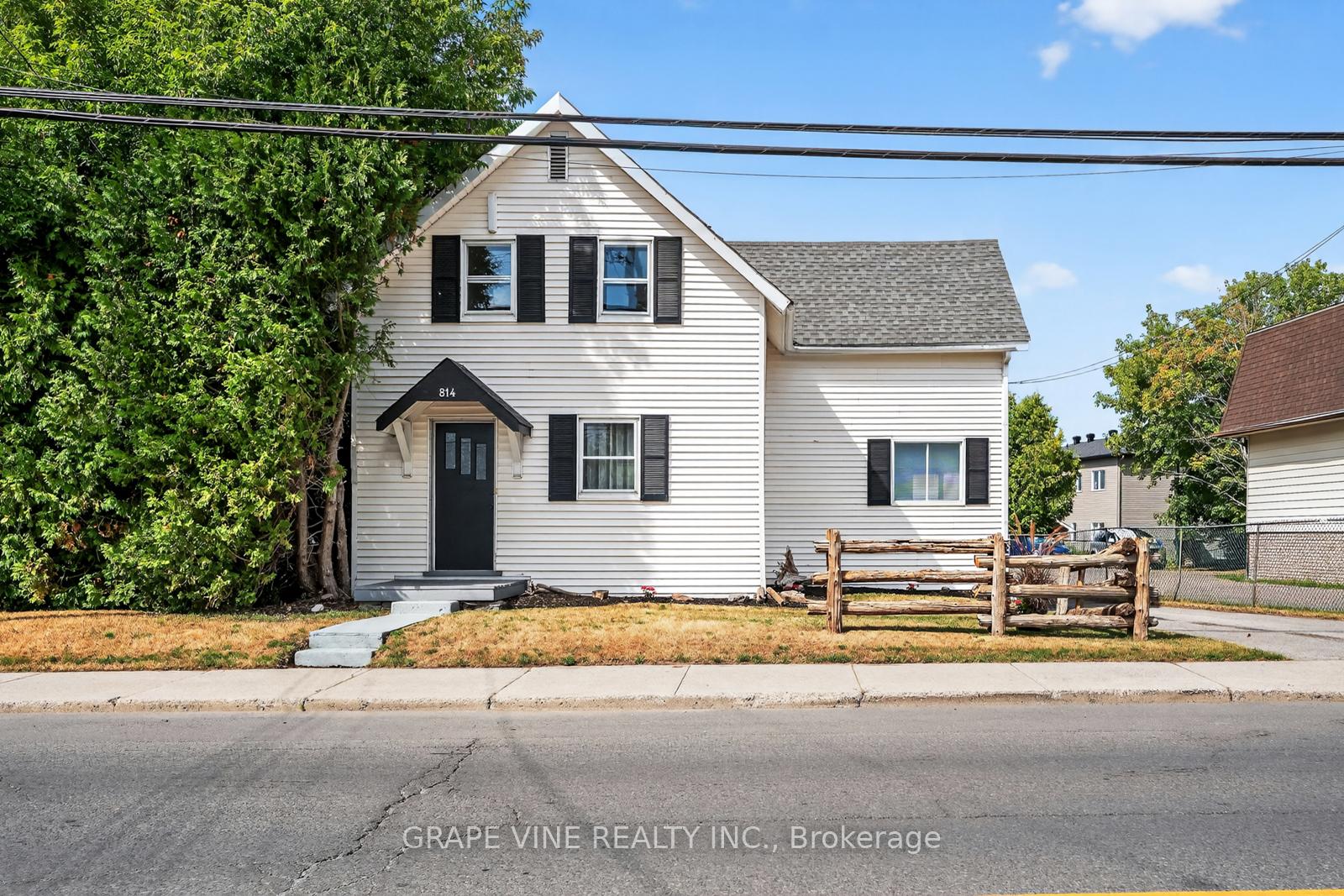 814 Laurier Street, Clarence-Rockland, ON K4K 1E6