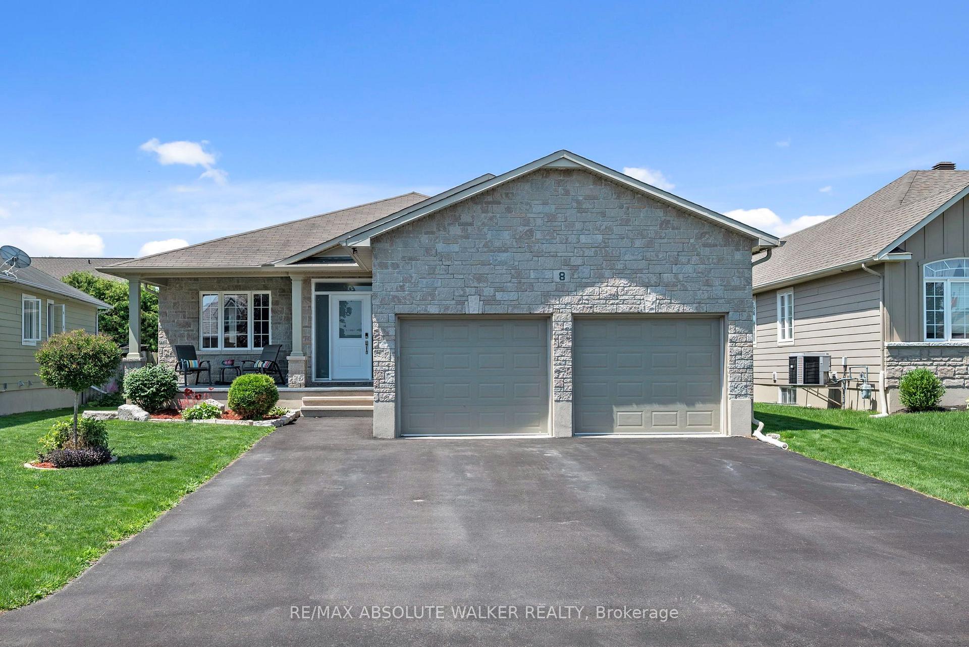 8 Settlement Lane, Russell, ON K4R 0A4