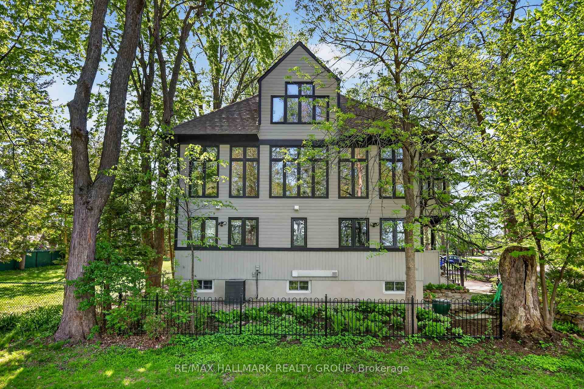 53 Scrivens Street, Britannia - Lincoln Heights and Area, ON K2B 8M6