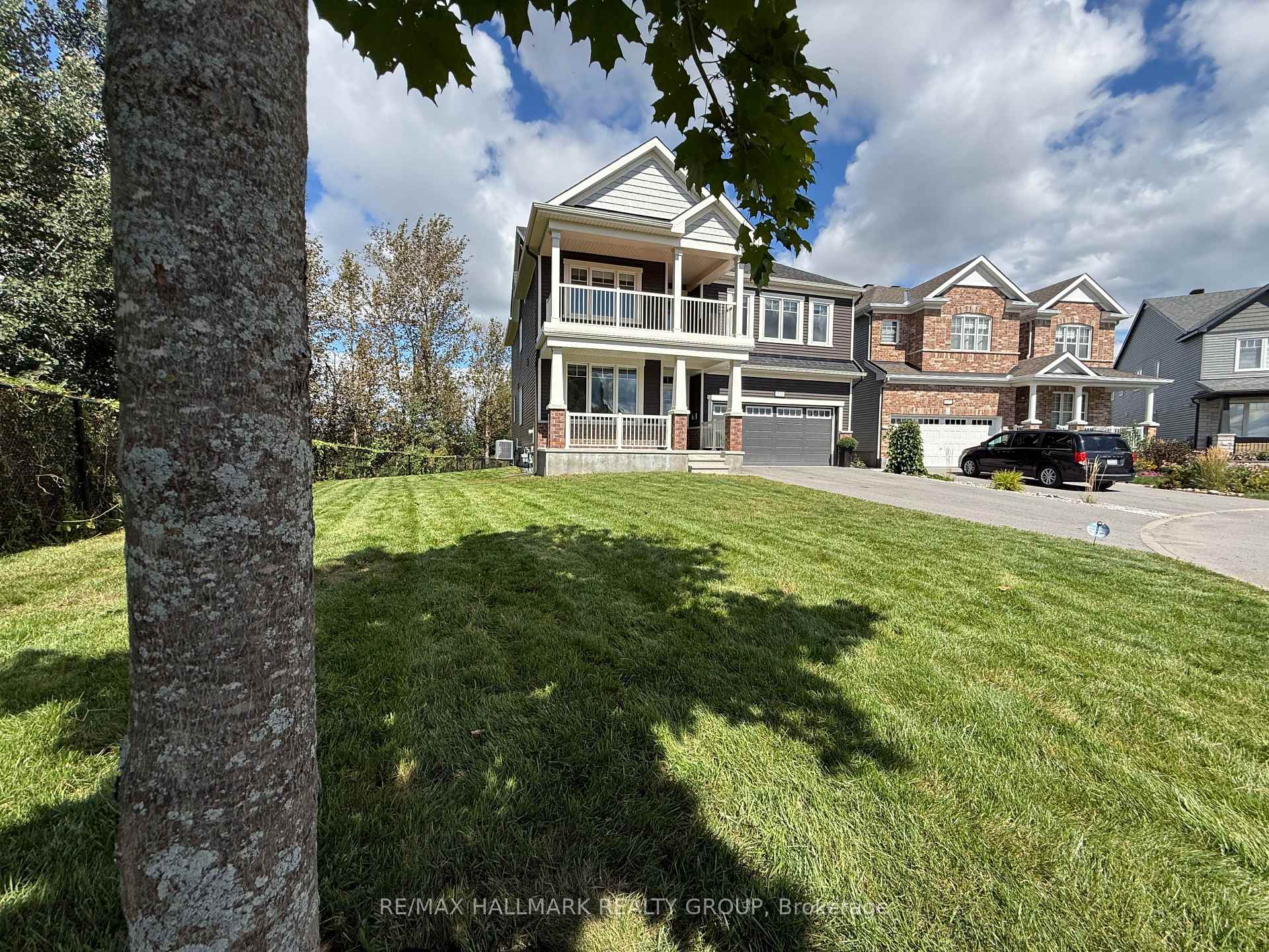 534 Nordmann Firr Court, Kanata, ON K2V 0L7