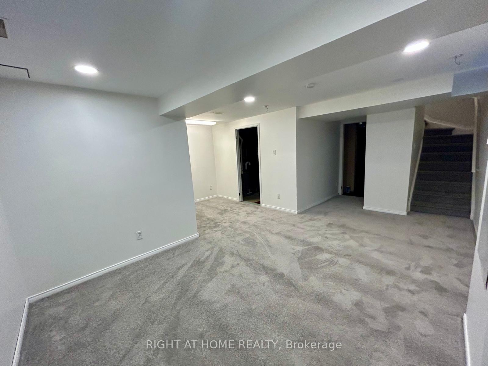 32 Saffron Court, Barrhaven, ON K2J 4R7